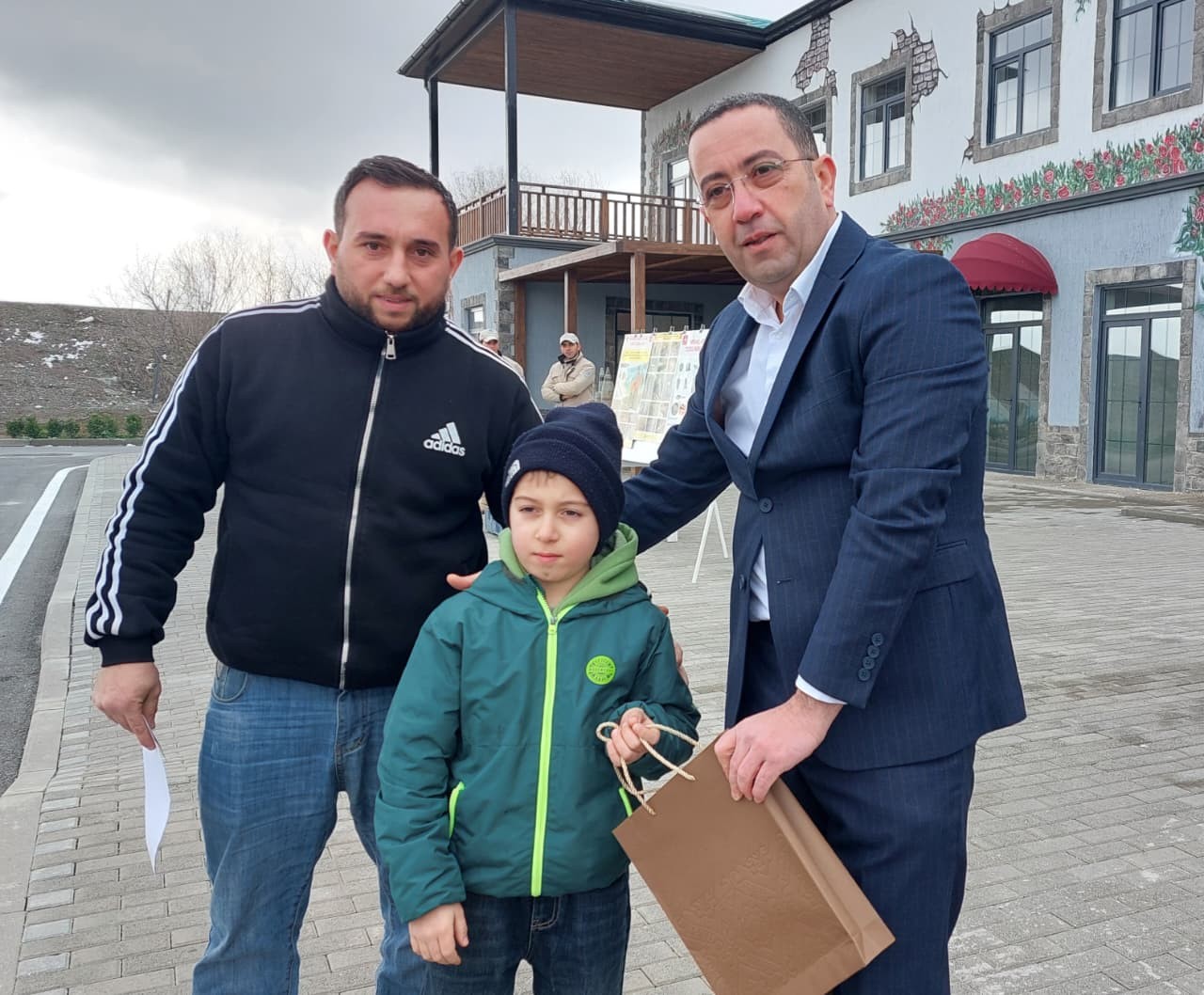 Növbəti köç karvanı Məmmədbəyli kəndinə çatıb - YENİLƏNİB